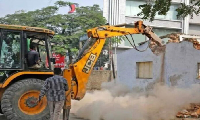 भोपाल-में-ईरानी-डेरे-का-अवैध-साम्राज्य-टूटेगा,-बुलडोजर-से-होगी-हिस्ट्रीशीटर-राजू-की-संपत्ति-की-कुर्की