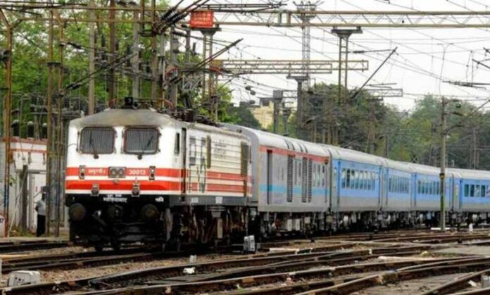 भोपाल-से-गुजरने-वाली-ट्रेनों-में-सादे-कपड़ों-में-गश्त-करेंगे-जवान,-नया-सुरक्षा-मॉडल-लागू