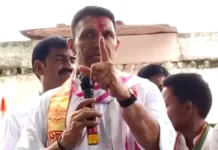 दतिया विधानसभा उपचुनाव के प्रचार के दौरान मध्य प्रदेश कांग्रेस अध्यक्ष जीतू पटवारी ने पुलिस और प्रशासनिक अधिकारियों को निष्पक्ष चुनाव कराने की नसीहत देते हुए कड़ा बयान दिया।